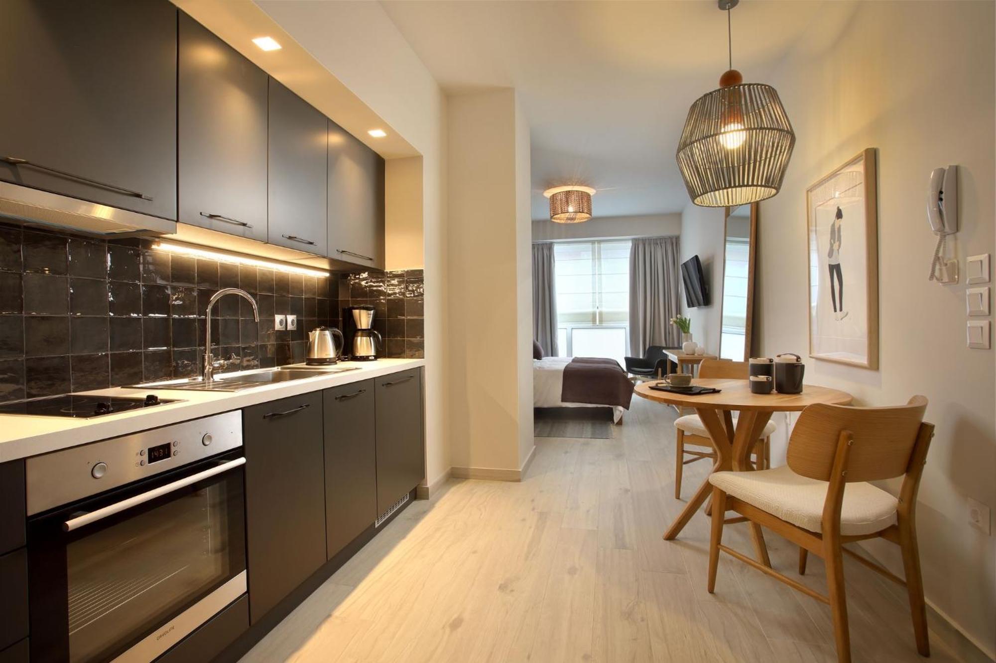 Happiness Luxury Central Apartment เอเธนส์ ภายนอก รูปภาพ